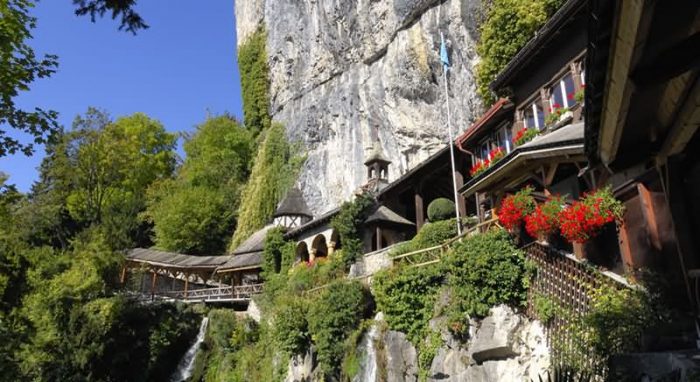便宜又方便的瑞士旅行结婚婚礼套餐，就在贝阿滕贝格Beatenberg