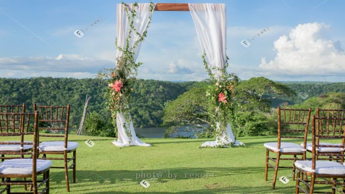 中美洲哥斯达黎加热带雨林海滩风情婚礼套餐